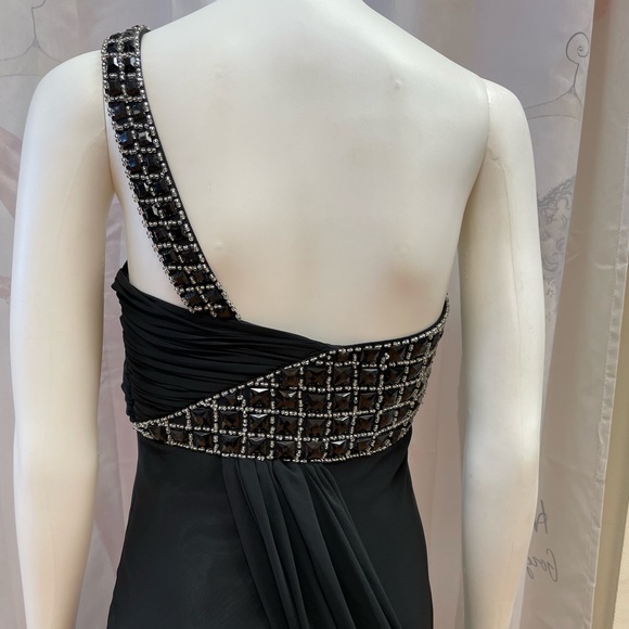 Long one shoulder black chiffon dress size 6 beaded top nwt - Picture 4 of 7